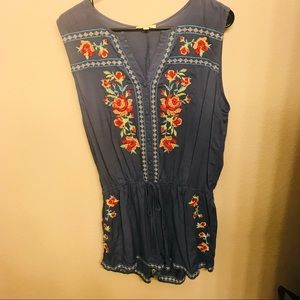 UMGEE embroidered romper size L-